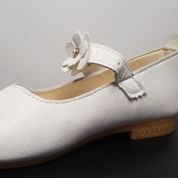 White Dressy shoes - Picture 2 of 2